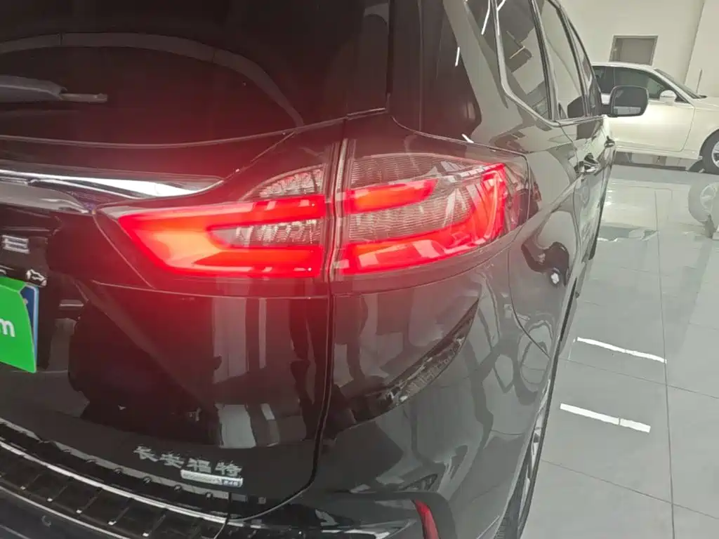 Ford Edge — миниатюра 8