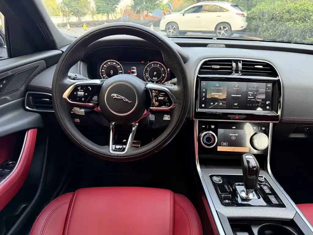 Jaguar XEL 2023 2.0T 250PS R-DYNAMIC S Sport