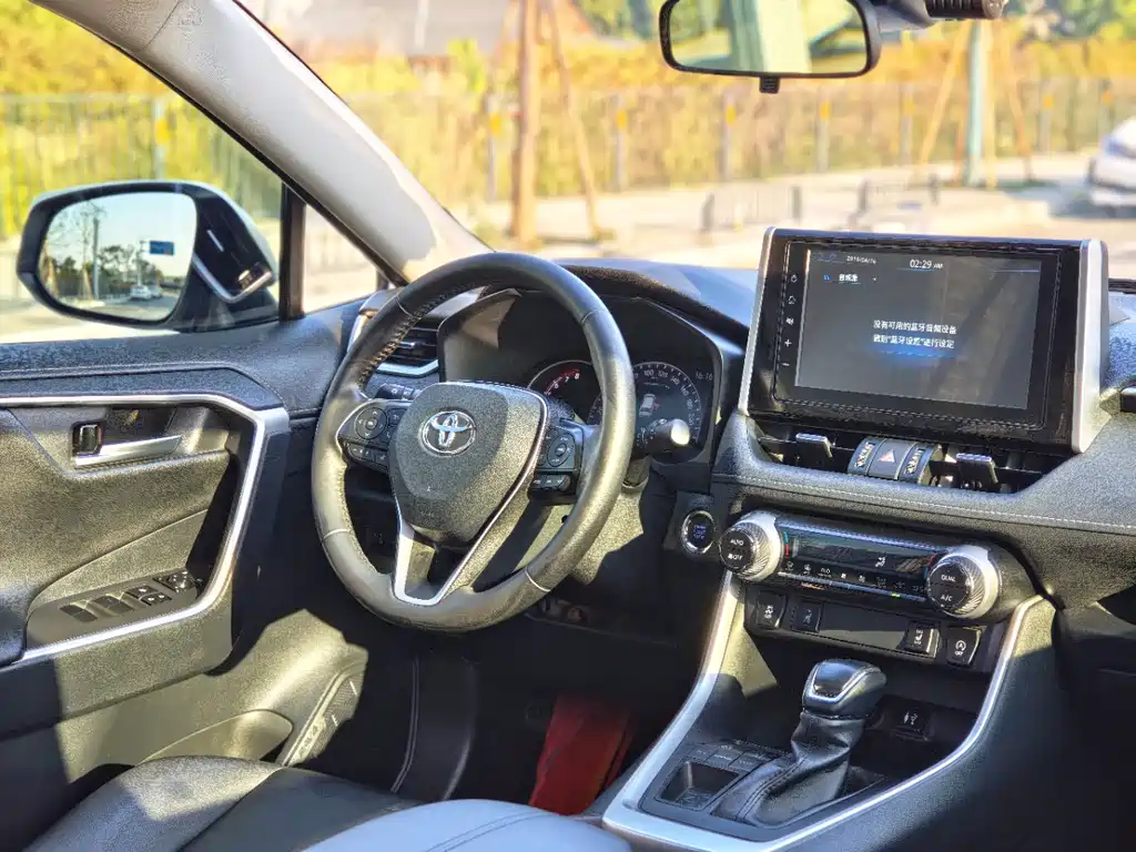 TOYOTA RAV4 RONGFANG