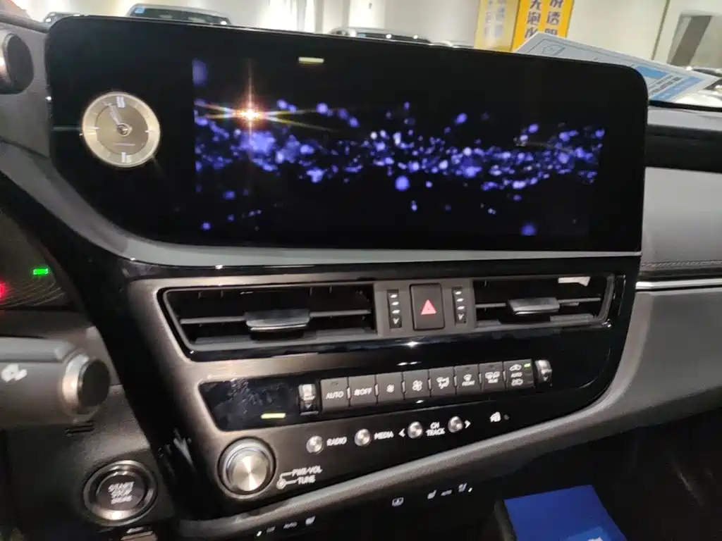 Lexus ES — миниатюра 13