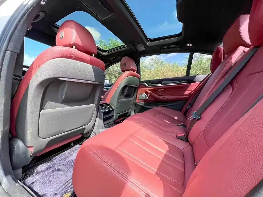 BMW 5 Series — миниатюра 6
