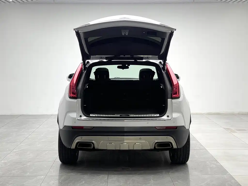 Cadillac XT4 2022 28T