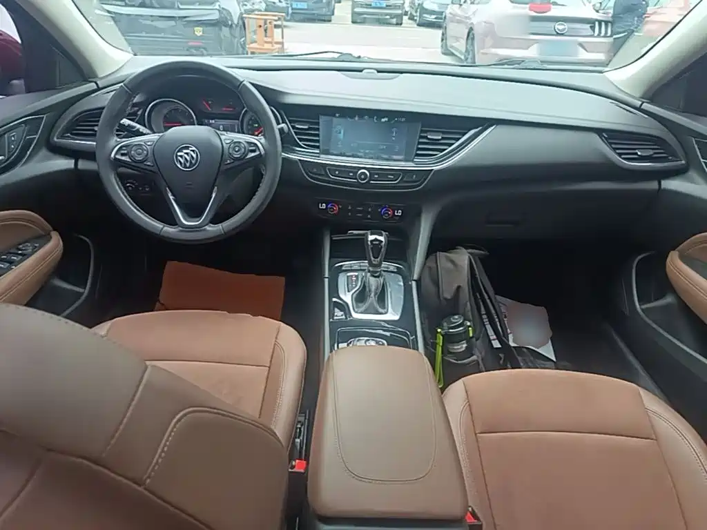 Buick Regal — миниатюра 10