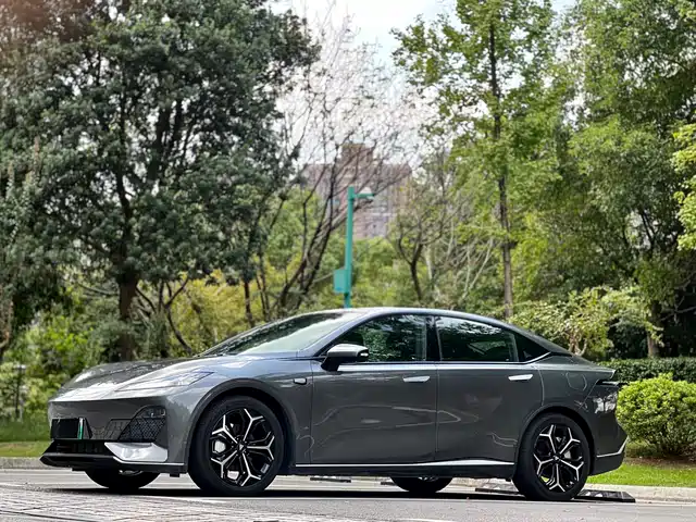 DARK BLUE CAR DARK BLUE SL03 2023