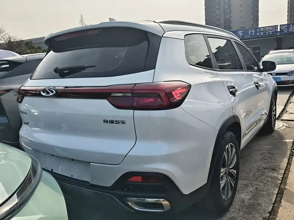 CHERY TIGGO 8