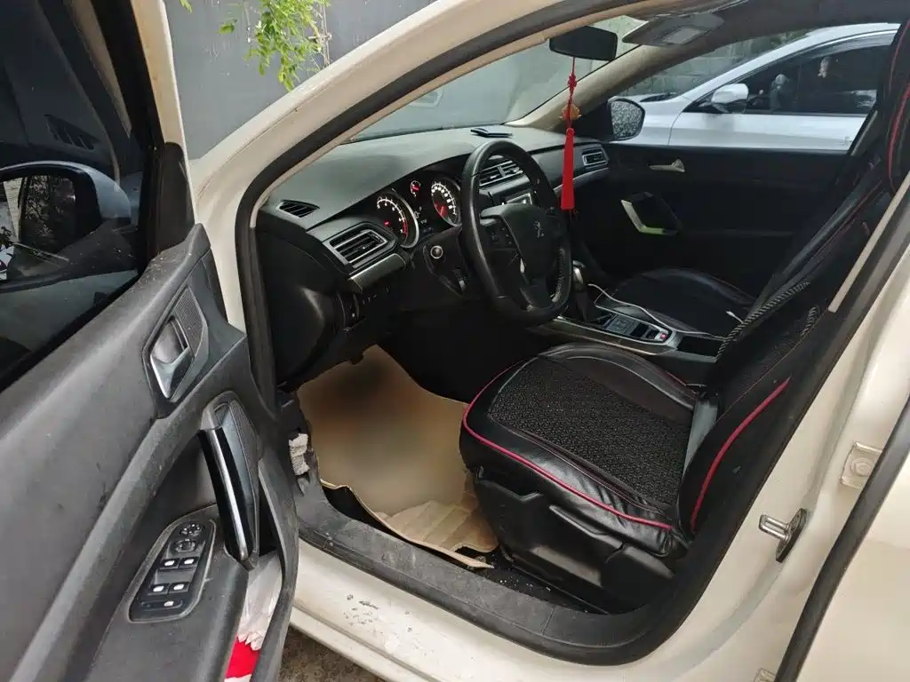 Peugeot 408 — миниатюра 12