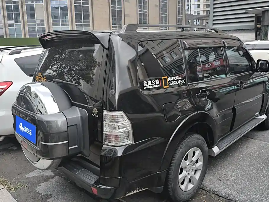 Mitsubishi Pajero (Import) — миниатюра 3