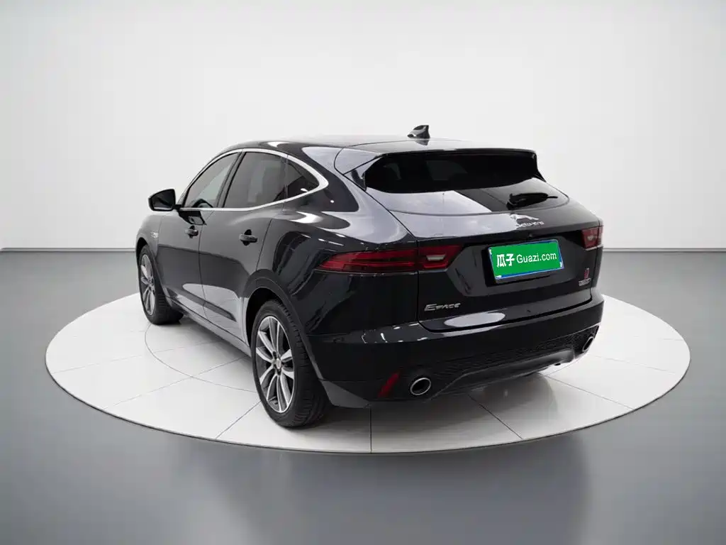 Jaguar E-PACE — миниатюра 4