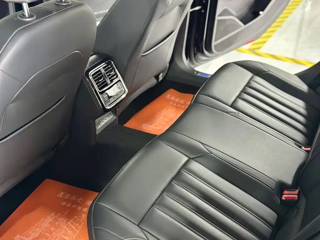 Volkswagen Passat PHEV — миниатюра 8