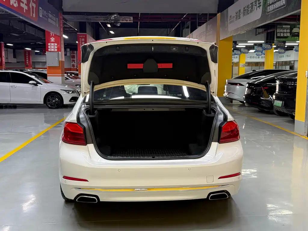 BMW 5 Series — миниатюра 22