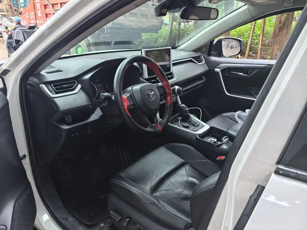 Toyota Wildlander 2020 2.5L E-CVT Luxury