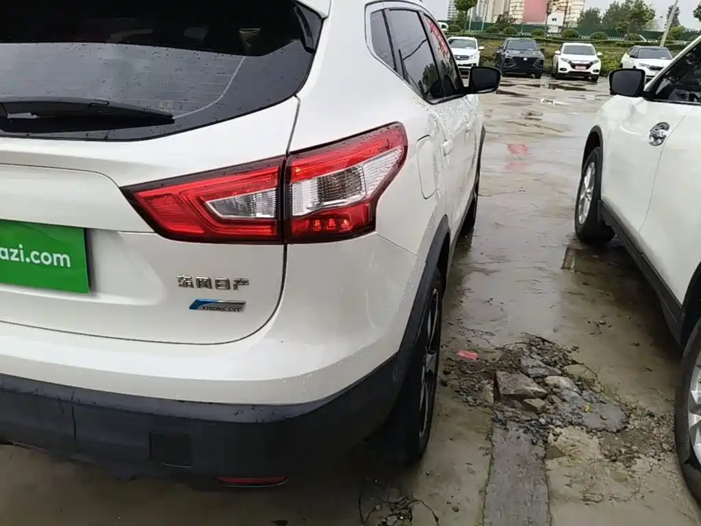 Nissan Qashqai — миниатюра 8