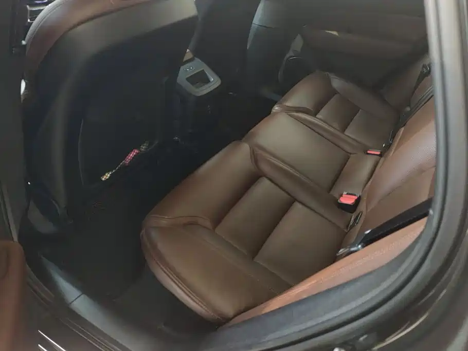 Volvo XC60 PHEV — миниатюра 11