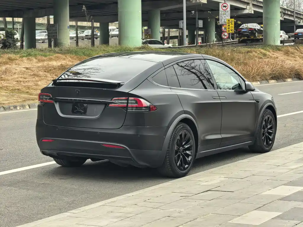 TESLA MODEL X