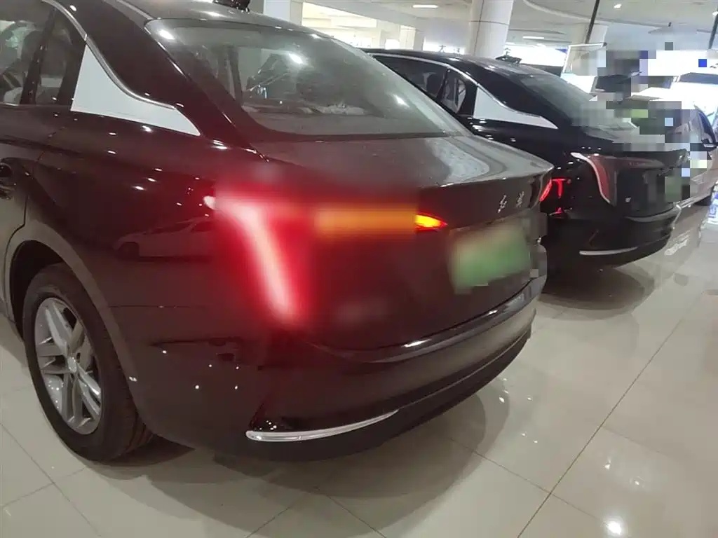 Hongqi E-QM5 2025 500km
