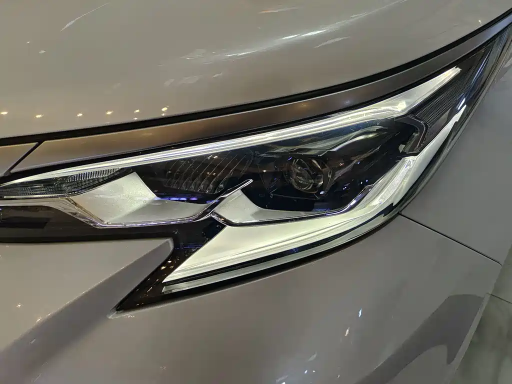 Toyota Sienna — миниатюра 4
