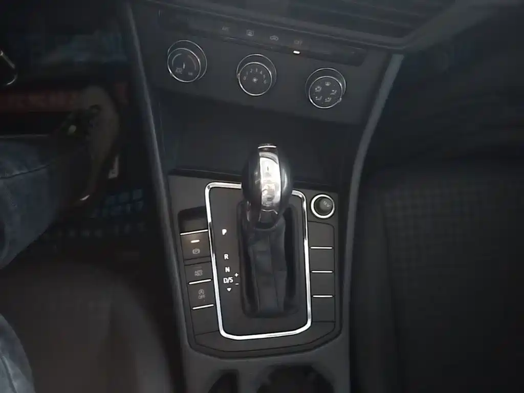 Volkswagen Bora — миниатюра 14