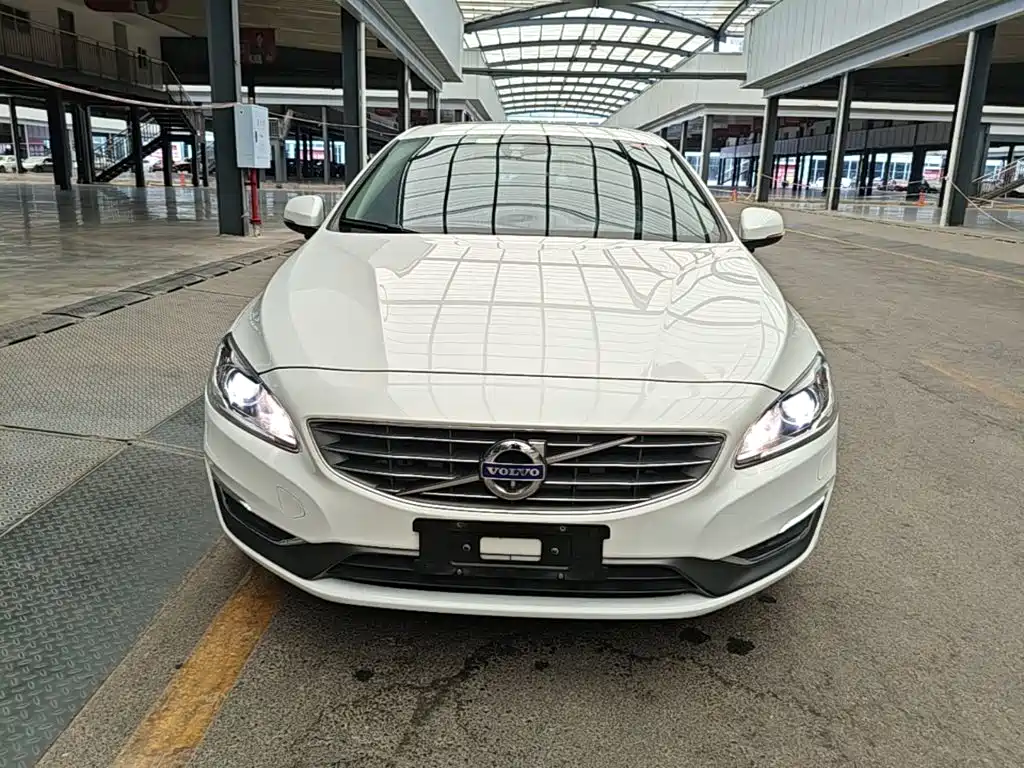 Volvo S60 — миниатюра 3