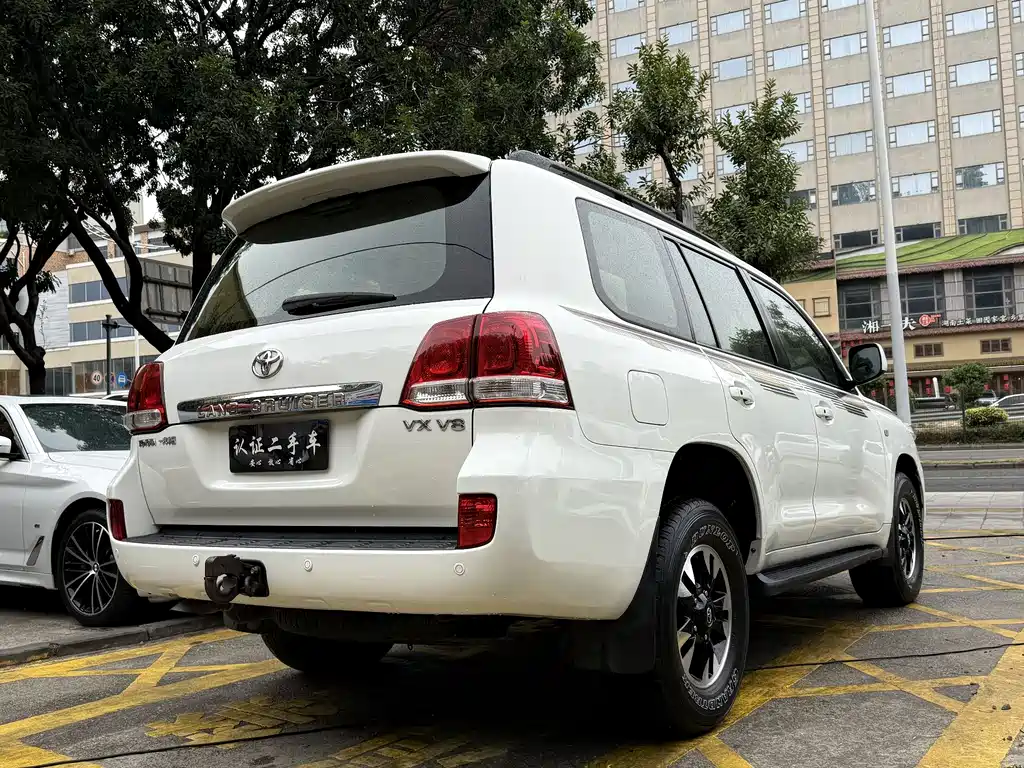 Toyota Land Cruiser 2010 4.7L AT VX