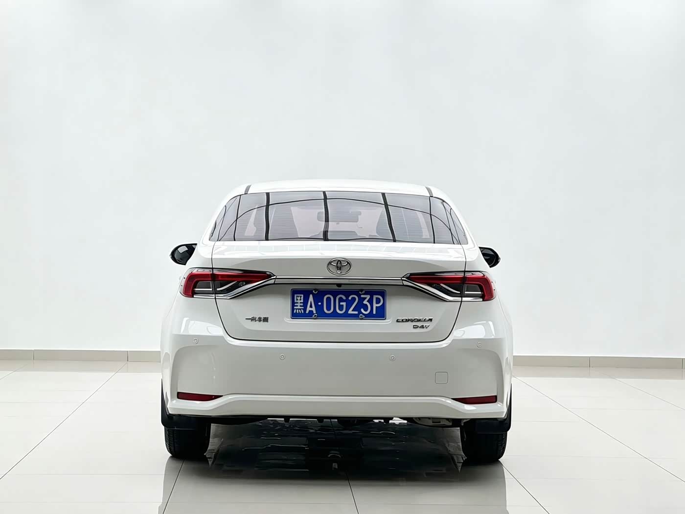 Toyota Corolla 1.2 л 2022 г. Белый, пробег 14000 км