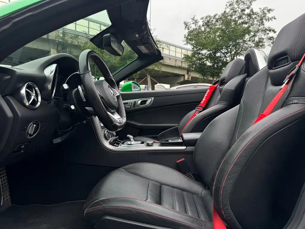 Mercedes-Benz SLC 2016 SLC 300 Luxury Sport