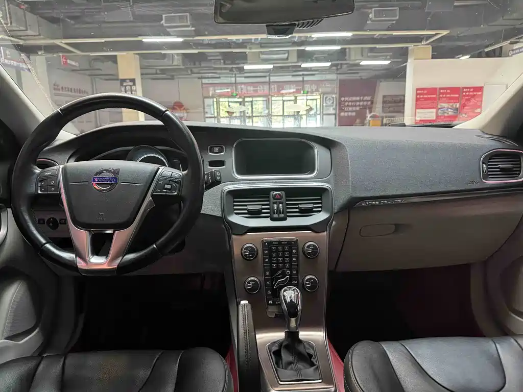 Volvo V40 — миниатюра 4