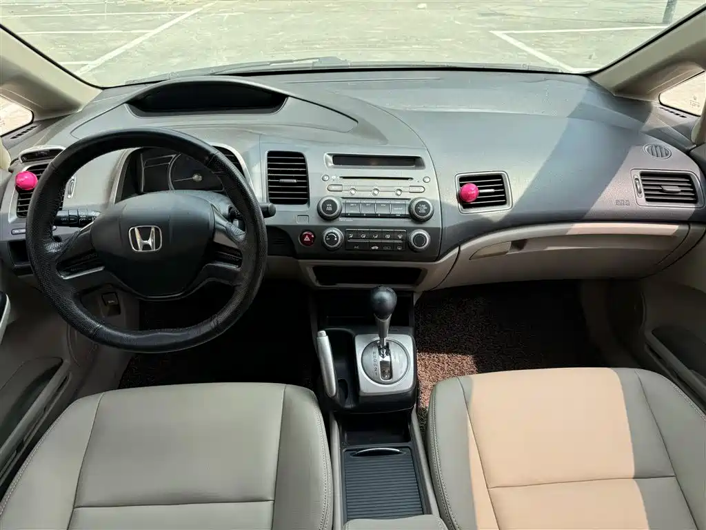 Honda Civic — миниатюра 8