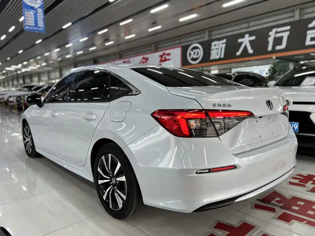 Honda Civic — миниатюра 9