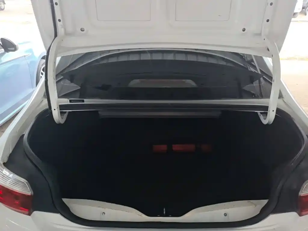 Citroen Elysee — миниатюра 19