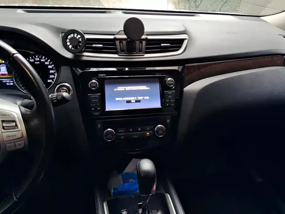 Nissan X-Trail — миниатюра 13