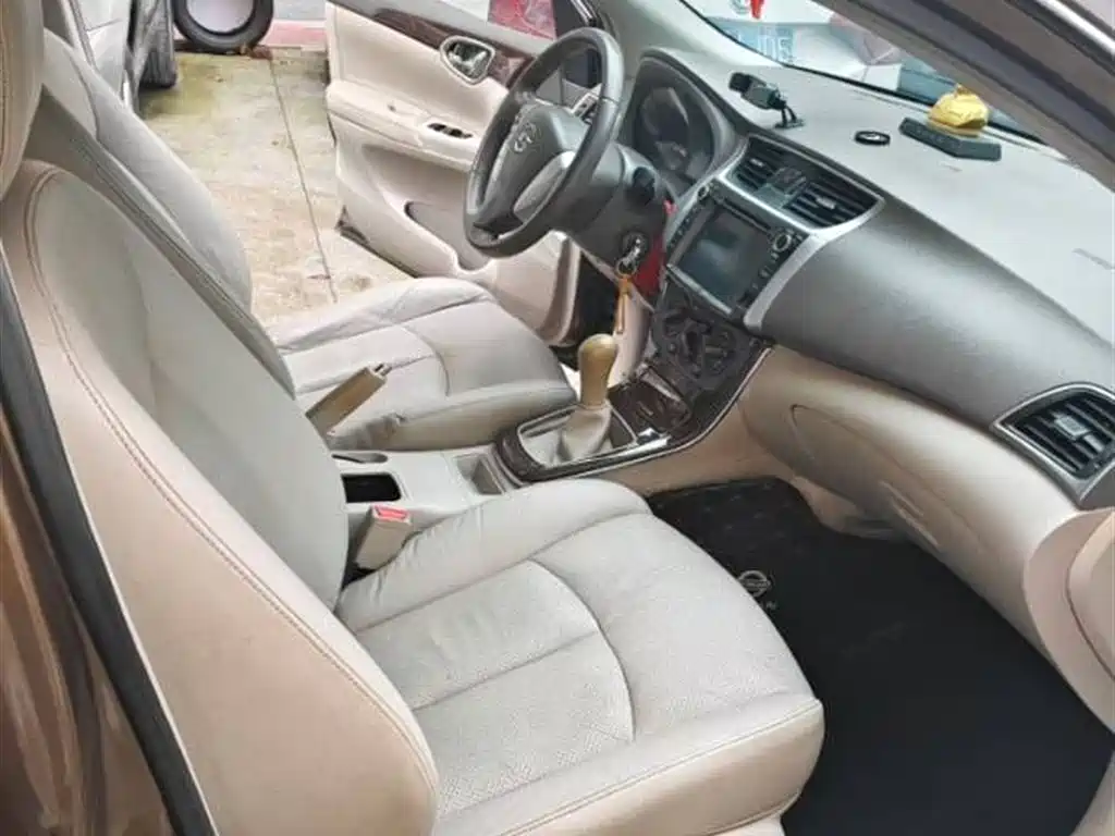 Nissan Sylphy 2012 1.6XL MT Luxury