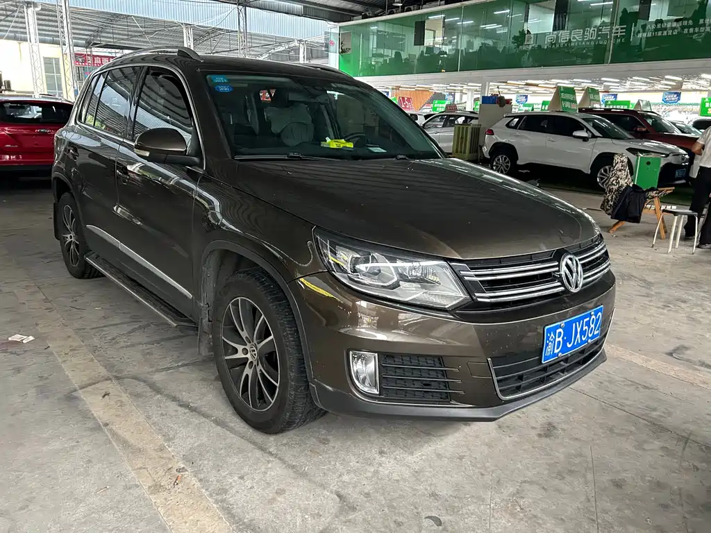 Volkswagen Tiguan — миниатюра 2