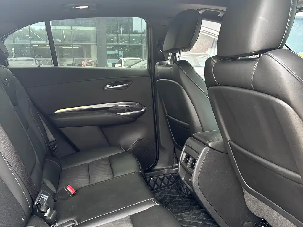 CADILLAC XT4