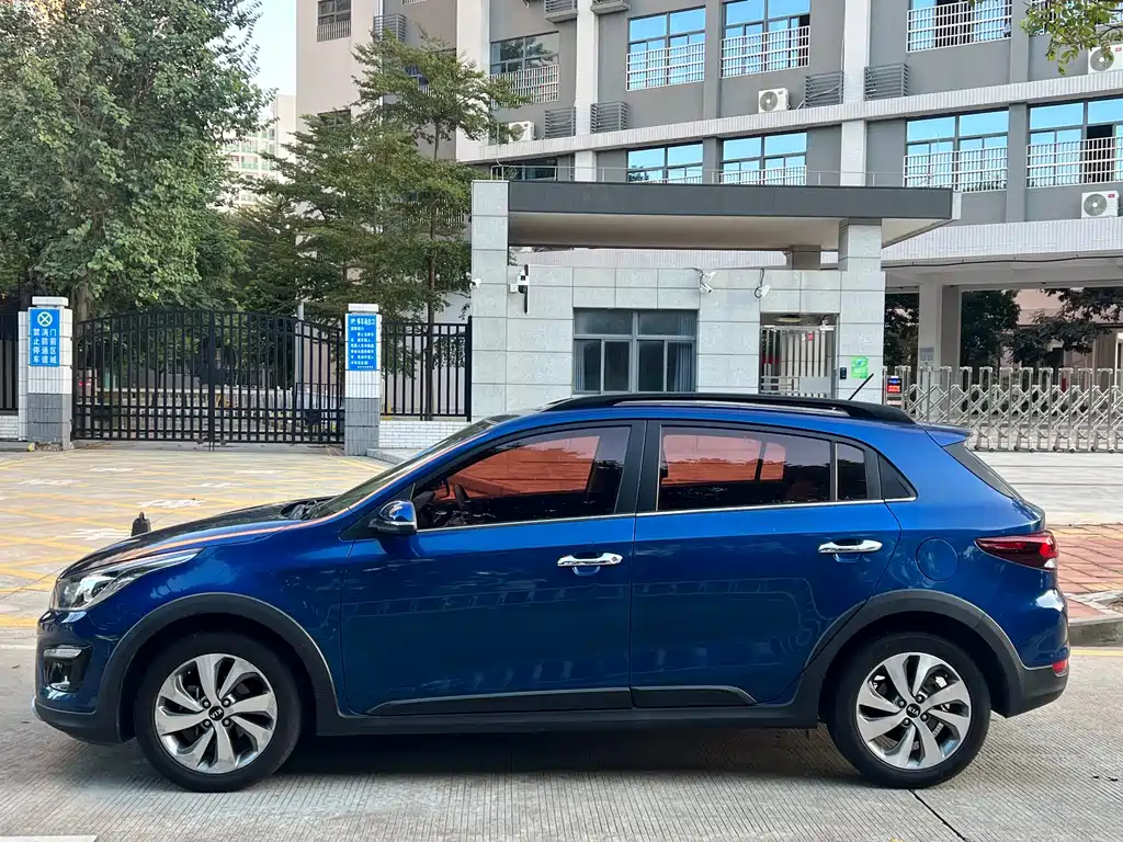 KIA KX CROSS