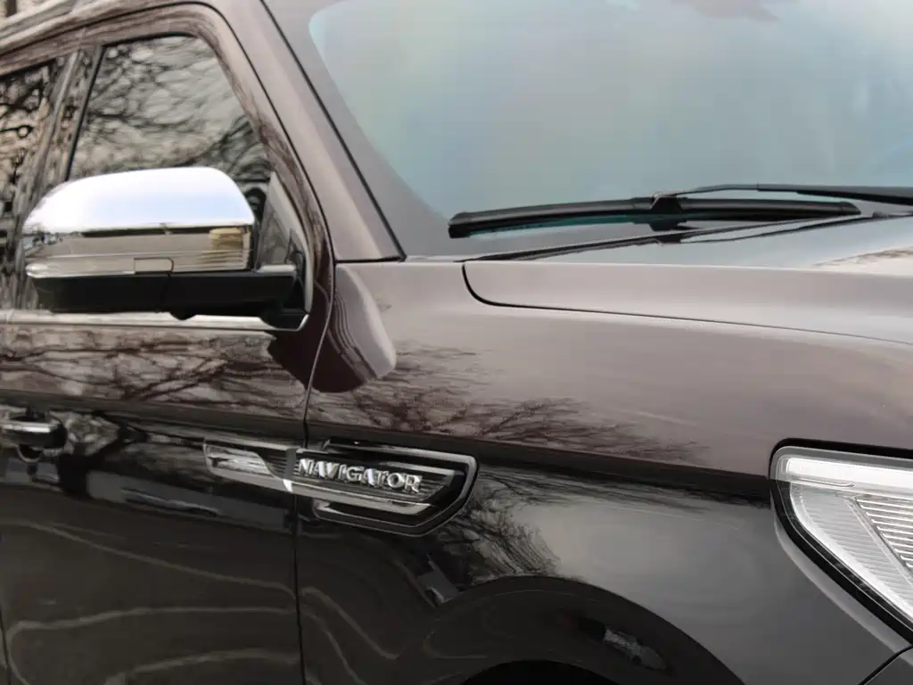 LINCOLN NAVIGATOR ONE