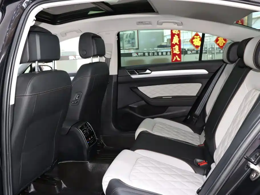 Volkswagen Magotan 2 Million Units Commemorative Edition 330TSI DSG Luxury Type, фото 11