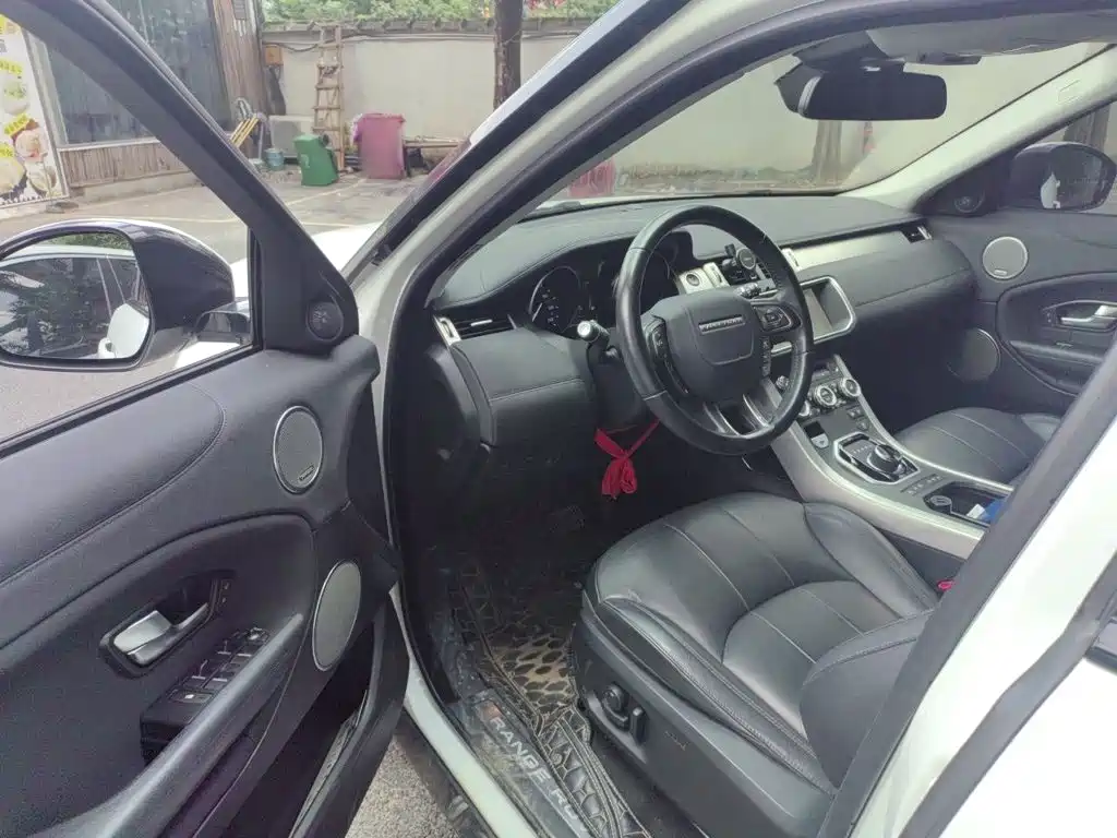Land Rover Evoque — миниатюра 12