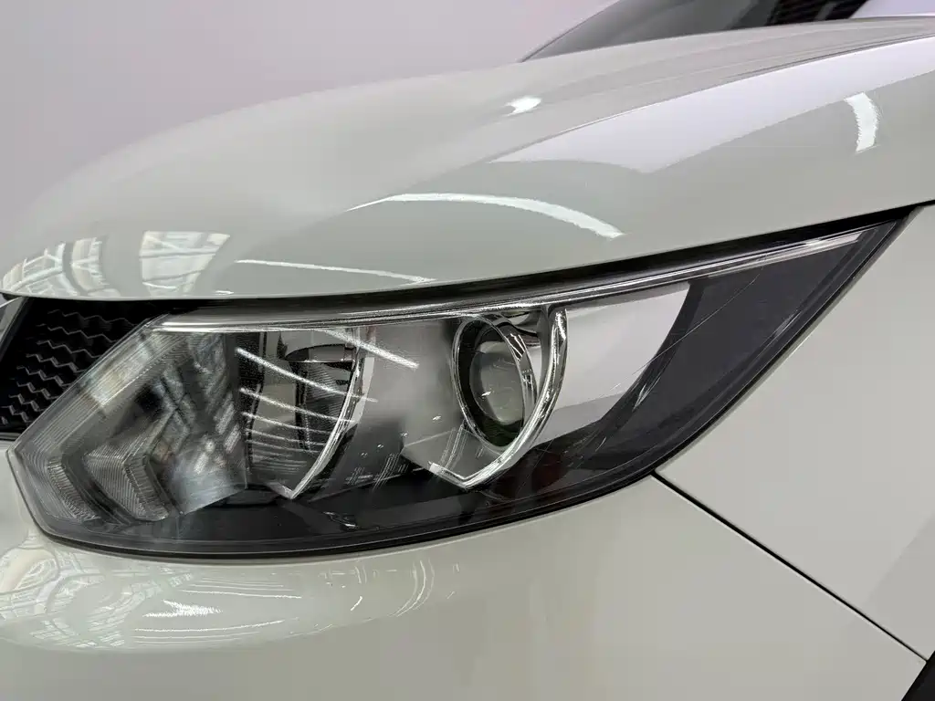Nissan Qashqai — миниатюра 8