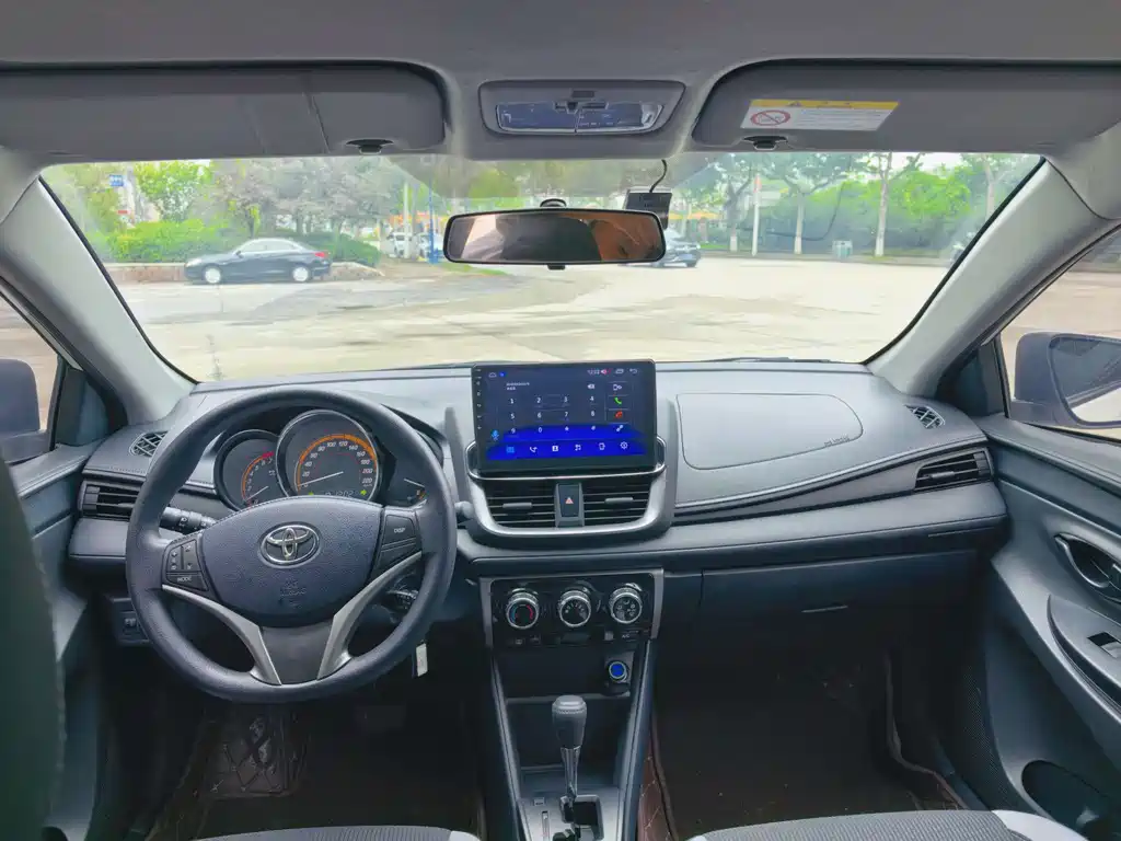 Toyota Yaris L — миниатюра 7