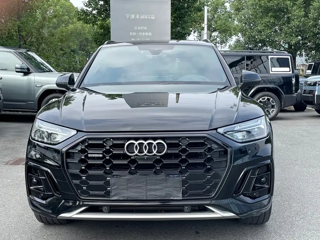 Audi Q5L — миниатюра 2
