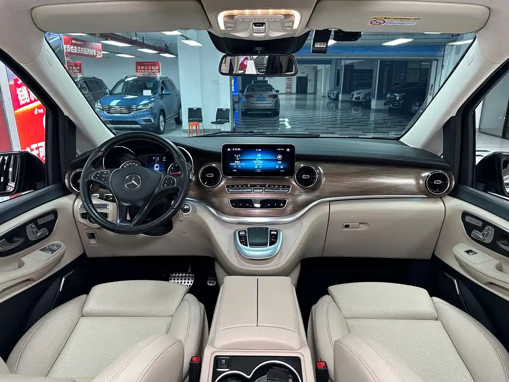 Mercedes-Benz V-Class — миниатюра 8