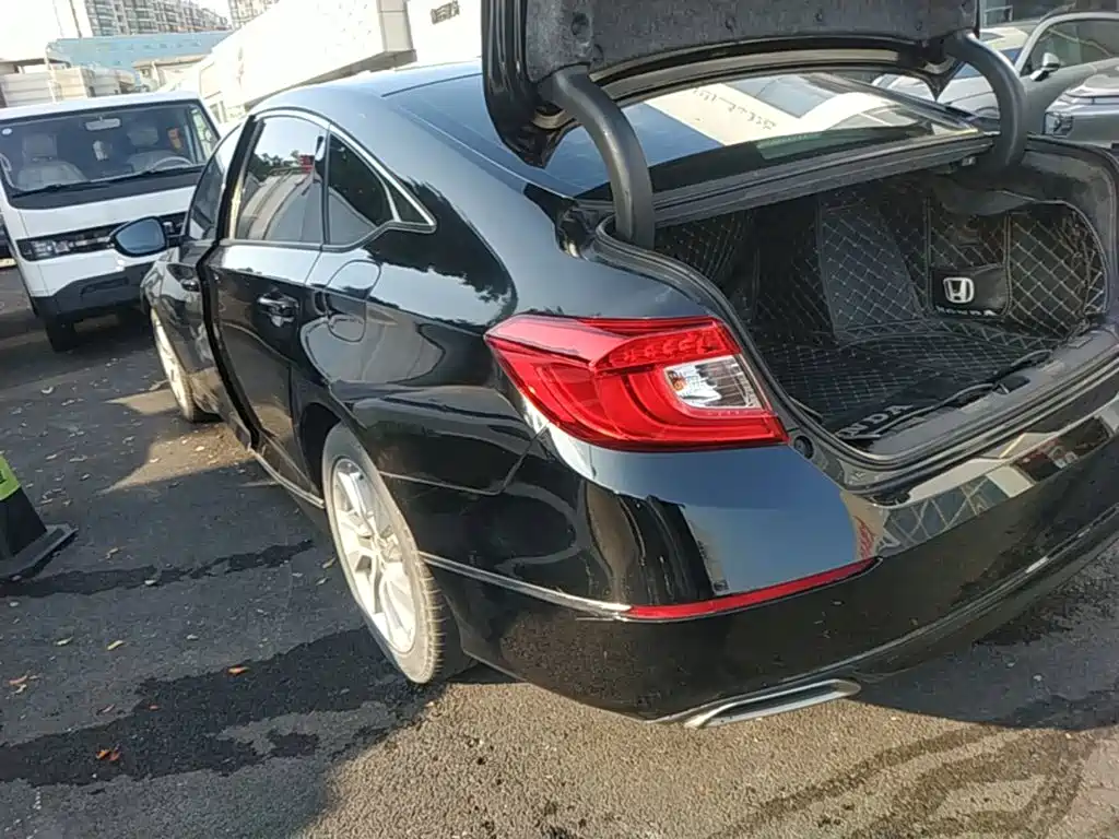 Honda Accord — миниатюра 5