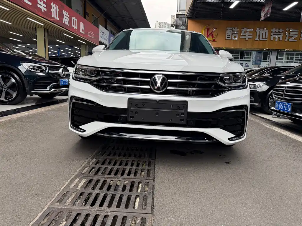 Volkswagen Tiguan L L 2024 330TSI AT R-Line