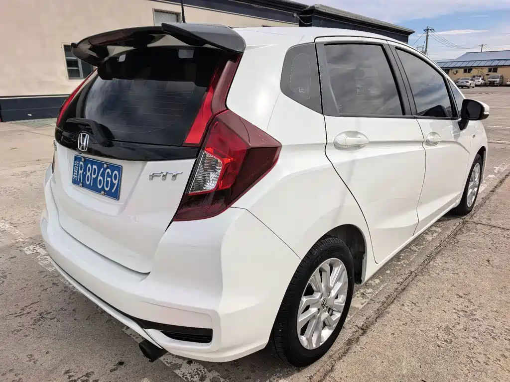 Honda Fit — миниатюра 4