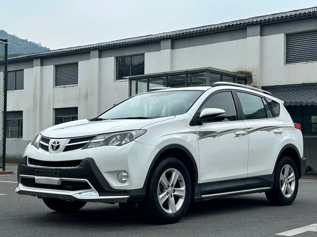 Toyota RAV4 2015