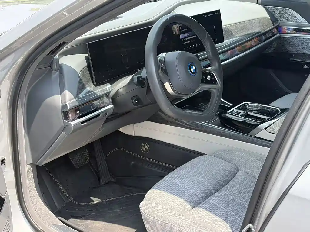 BMW i7 — миниатюра 5