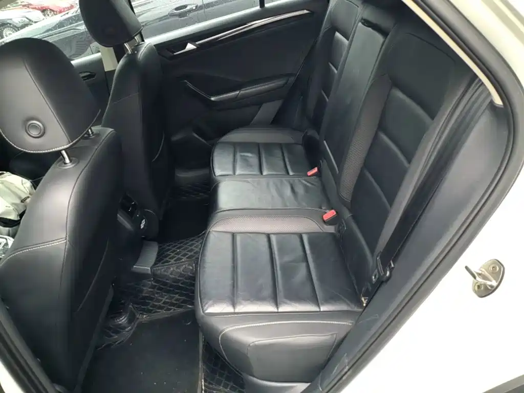 Volkswagen T-Roc — миниатюра 17