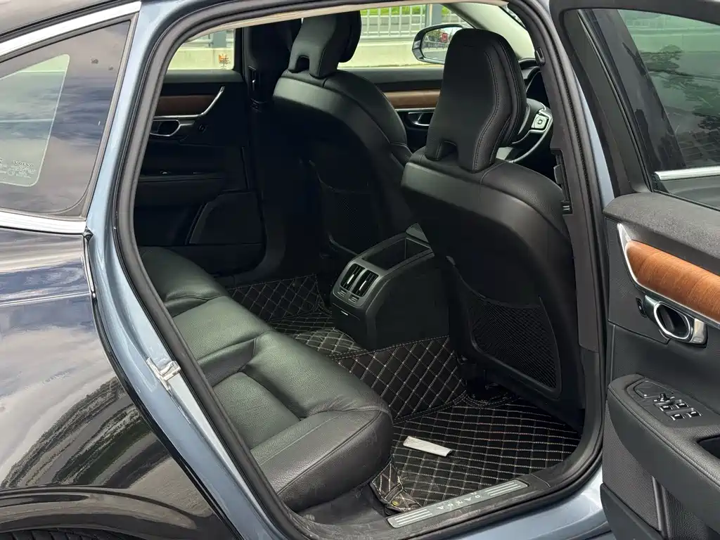 Volvo S90 — миниатюра 14