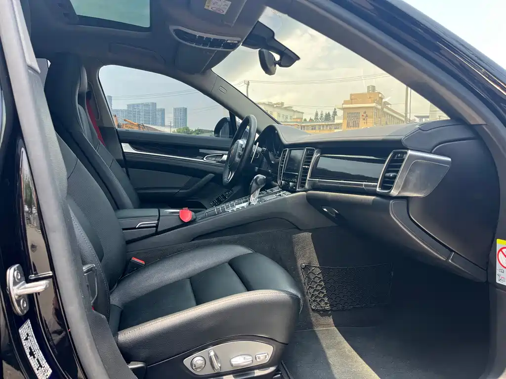 Porsche Panamera — миниатюра 18
