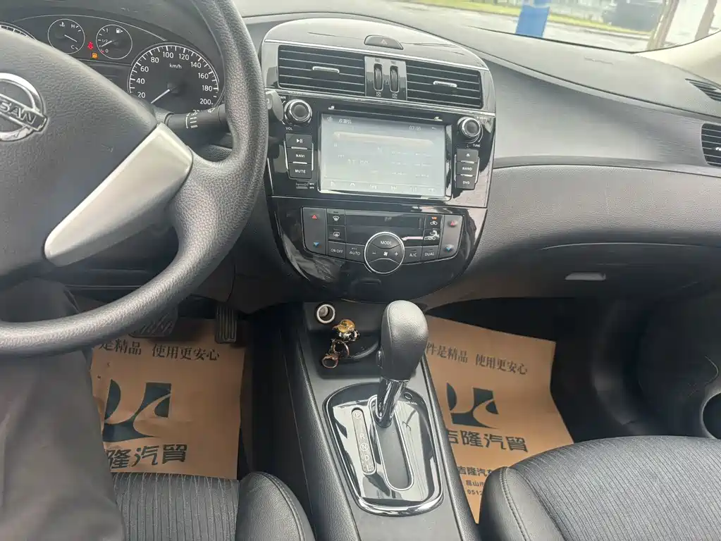 Nissan Tiida — миниатюра 6